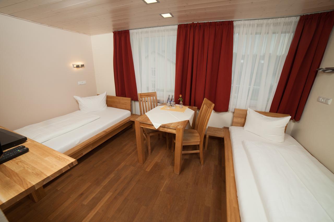 Goldener Stern Hotel Dingolfing Exterior foto